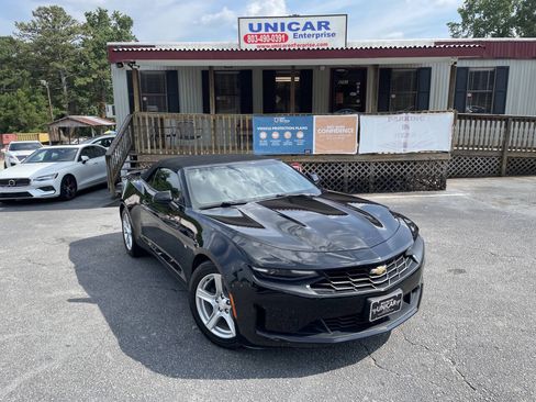 Used 2019 Chevrolet Camaro LT RWD image 3
