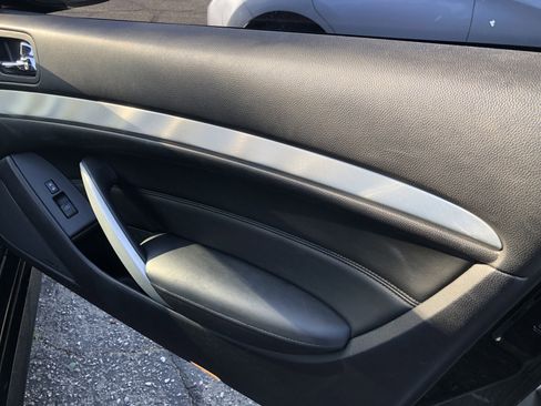 Used 2015 INFINITI Q60 Journey w/ Premium Package image 16