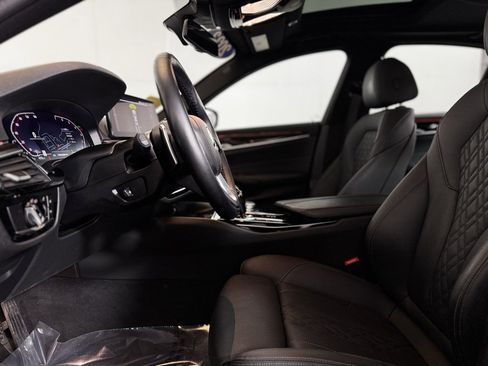 Used 2023 BMW 530i xDrive w/ Premium Package image 15