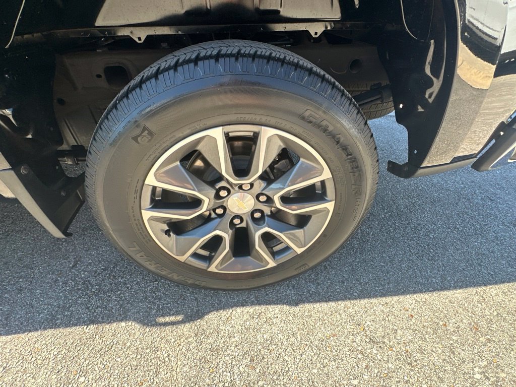 Used 2022 Chevrolet Silverado 1500 LT AWD/4WD image 12