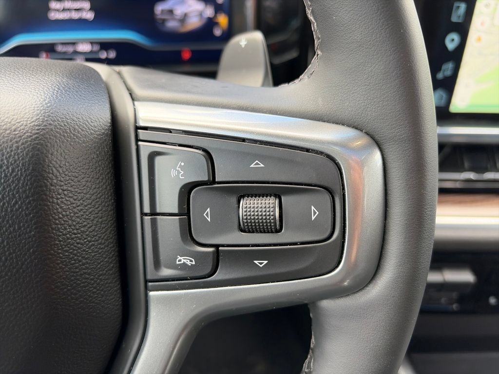 Used 2025 Chevrolet Silverado 1500 LT Trail Boss w/ Convenience Package II AWD/4WD image 9