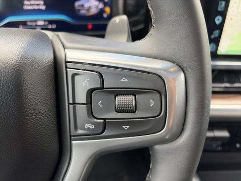 Used 2025 Chevrolet Silverado 1500 LT Trail Boss w/ Convenience Package II AWD/4WD image 9