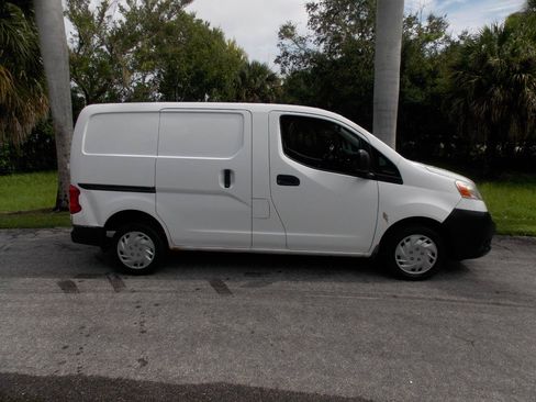 Used 2015 Nissan NV200 S w/ Back Door Glass Package FWD image 12