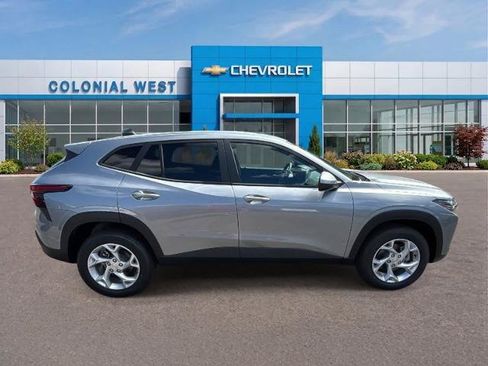 New 2026 Chevrolet Trax LS w/ LS Convenience Package FWD image 6