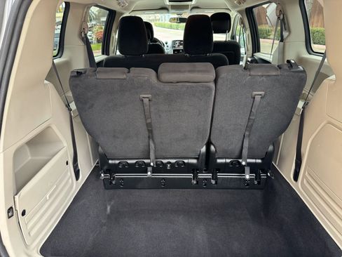 Used 2017 Dodge Grand Caravan SE w/ Power Window Group image 32