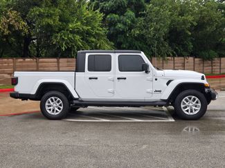 Used 2023 Jeep Gladiator Sport AWD/4WD video 2