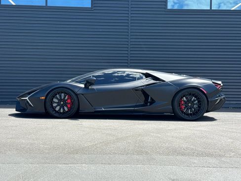 Used 2024 Lamborghini Revuelto AWD/4WD image 3