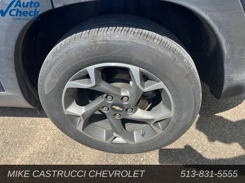 Used 2024 Chevrolet Trax LT w/ Driver Confidence Package FWD image 5
