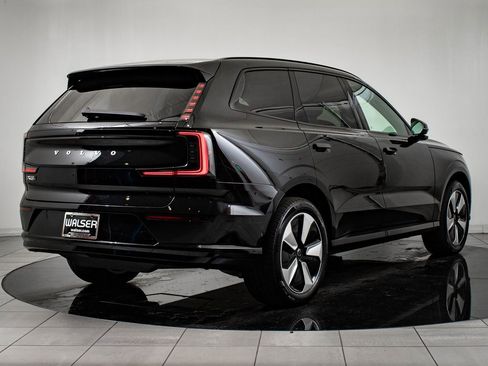 Used 2025 Volvo EX90 Plus image 10