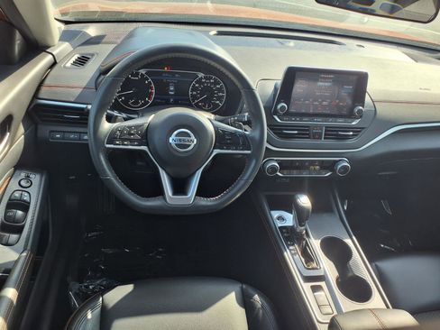 Used 2022 Nissan Altima 2.5 SR AWD/4WD image 7