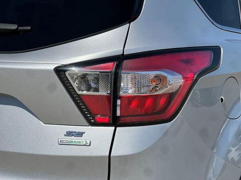 Used 2018 Ford Escape SE FWD image 27