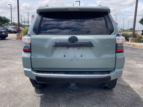 Used 2022 Toyota 4Runner TRD Off-Road Premium AWD/4WD image 6