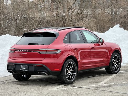 Certified 2025 Porsche Macan image 6