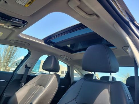 Used 2025 Hyundai Sonata Limited image 13