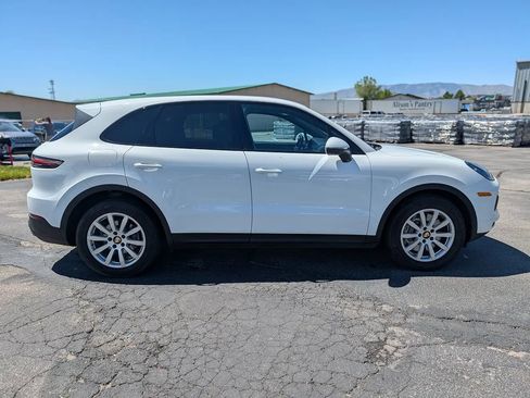 Used 2021 Porsche Cayenne AWD/4WD image 7