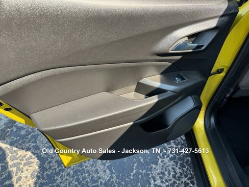 Used 2024 Chevrolet Trax ACTIV w/ Sunroof Package image 17