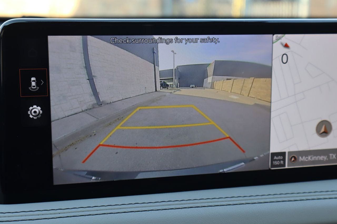 Used 2025 Genesis G70 2.5T RWD image 7