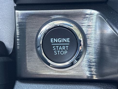 Used 2024 Ford F250 Lariat w/ Sport Appearance Package image 33