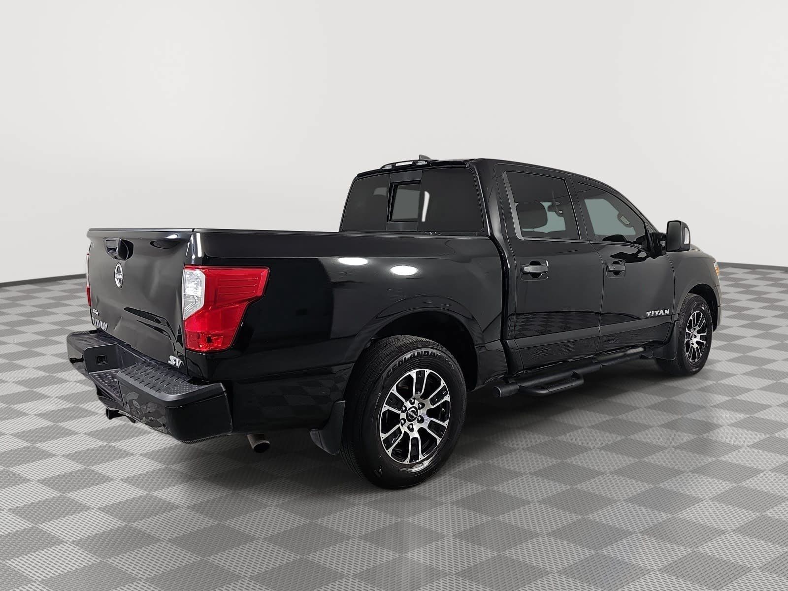 Used 2023 Nissan Titan SV w/ SV Convenience Package RWD image 8