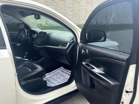 Used 2012 Dodge Journey R/T w/ Flexible Seating Group image 28