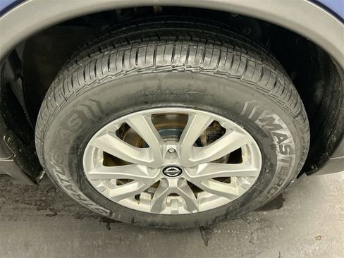 Used 2019 Nissan Rogue SV image 8