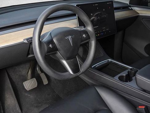 Used 2024 Tesla Model Y Long Range image 10