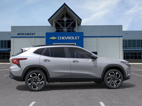 New 2026 Chevrolet Trax RS w/ Sunroof Package FWD image 5