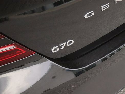 Used 2025 Genesis G70 2.5T image 9