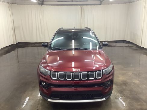 Used 2022 Jeep Compass Limited AWD/4WD image 2