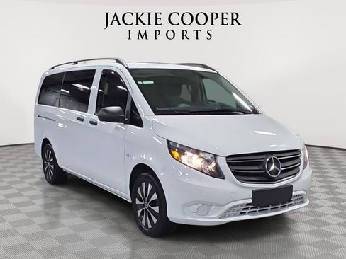 Used 2023 Mercedes-Benz Metris Passenger image 3