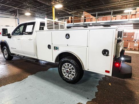 Used 2023 GMC Sierra 2500 SLE w/ SLE Convenience Package image 4