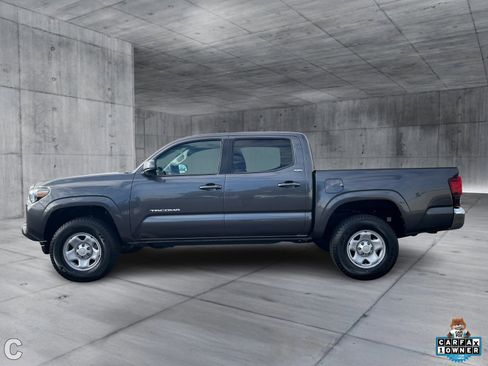 Used 2022 Toyota Tacoma SR image 3