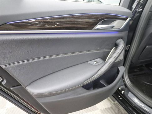 Used 2018 BMW 540i xDrive AWD/4WD image 18