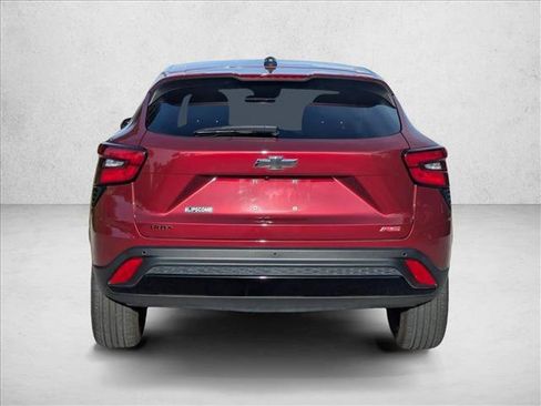 Used 2024 Chevrolet Trax RS w/ Sunroof Package FWD image 4