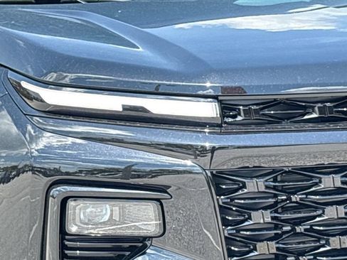 Used 2027 Chevrolet Traverse RS FWD image 38