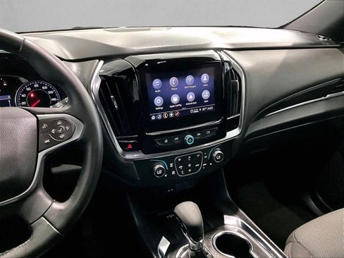 Used 2023 Chevrolet Traverse LT FWD image 8