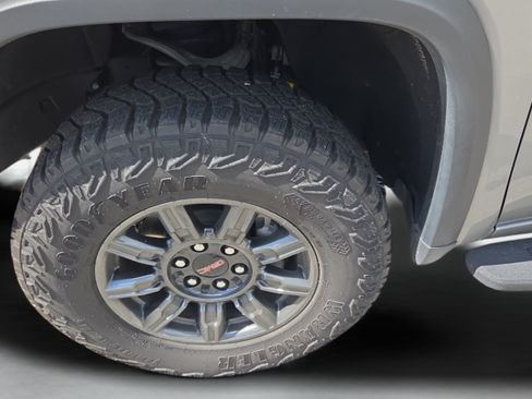 Used 2025 GMC Sierra 1500 AT4X AWD/4WD image 30