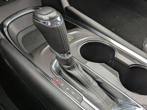 Used 2017 Chevrolet Malibu LT w/ Leather Package image 18