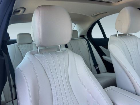 Used 2019 Mercedes-Benz E 300 image 33