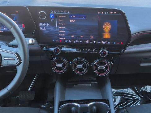 Used 2024 Chevrolet Blazer EV RS image 3