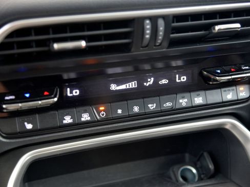 Certified 2024 MAZDA CX-90 Plug-In Hybrid w/ Preferred AWD/4WD image 24