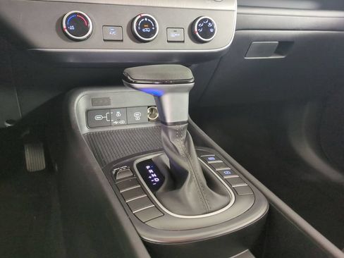 Used 2024 Hyundai Kona SE FWD image 21