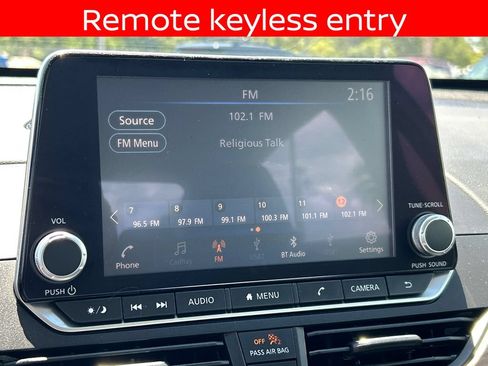 Used 2024 Nissan Altima 2.5 SV FWD image 17
