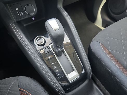 Used 2018 Nissan Kicks SR FWD image 28