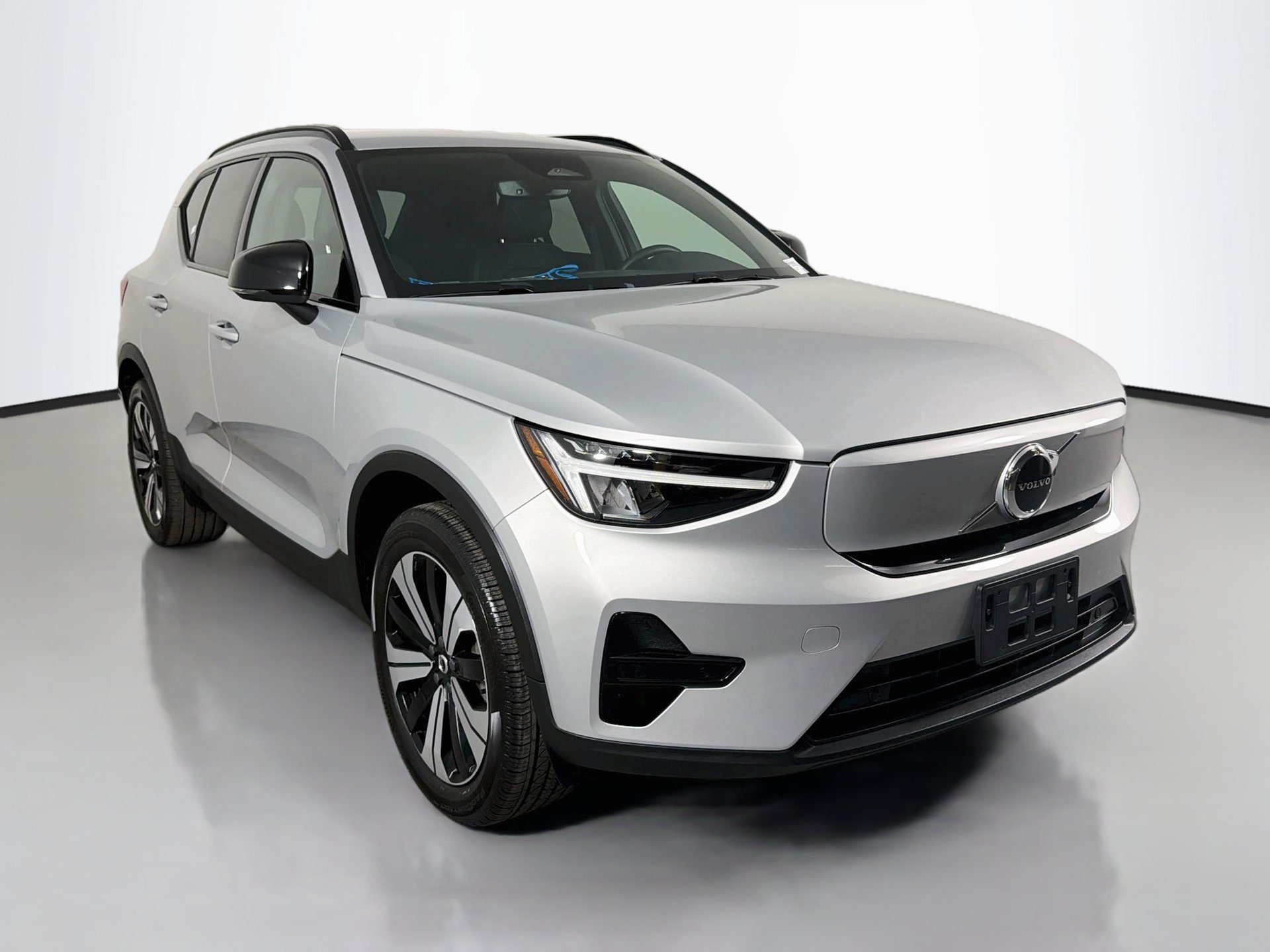 Certified 2023 Volvo XC40 Recharge Core w/ Protection Package Premier AWD/4WD image 3