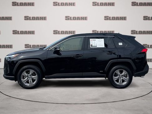 Used 2025 Toyota RAV4 XLE AWD/4WD image 2
