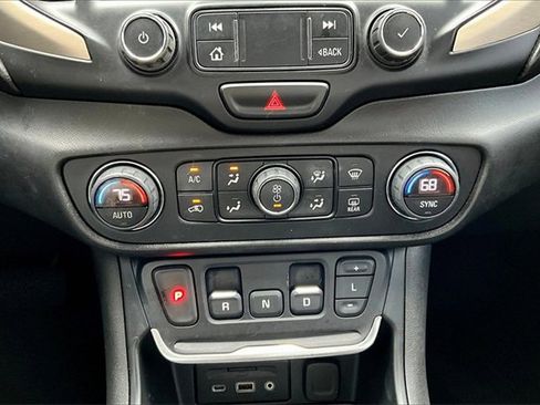 Used 2019 GMC Terrain Denali w/ Advanced Safety Package image 24