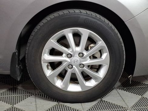 Used 2022 Hyundai Accent SEL FWD image 11