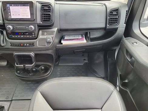 Used 2023 RAM ProMaster 2500 FWD image 11