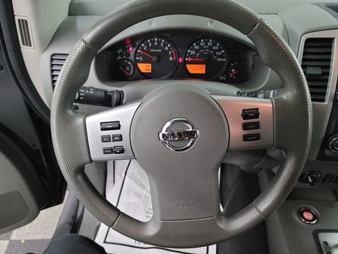 Used 2021 Nissan Frontier SV w/ Midnight Edition Floor Mats image 13